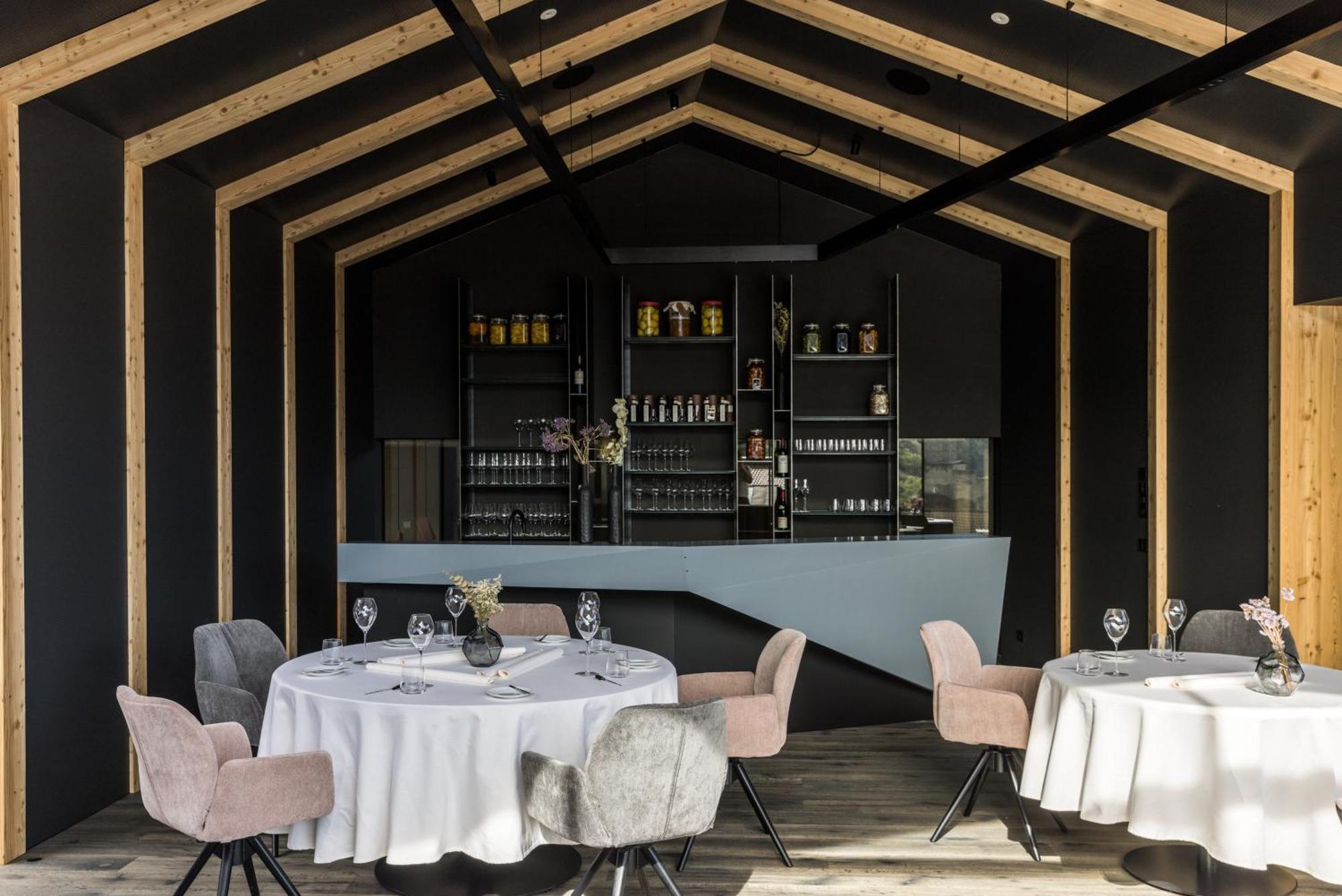 Hotel Weisses Kreuz Burgusio Esterno foto