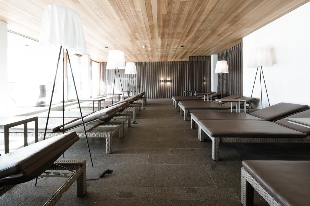 Hotel Weisses Kreuz Burgusio Esterno foto