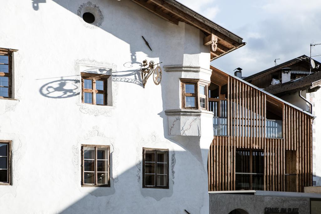 Hotel Weisses Kreuz Burgusio Esterno foto